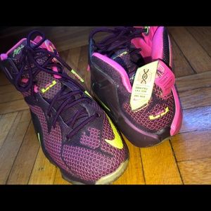 Nike LeBron 12 double helix